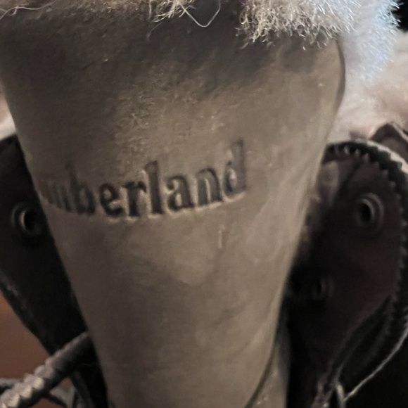 Timberland
Women's Courmayeur
Valley 6" Faux Fur
Waterproof Lug Sole Boots - Picture 4 of 5